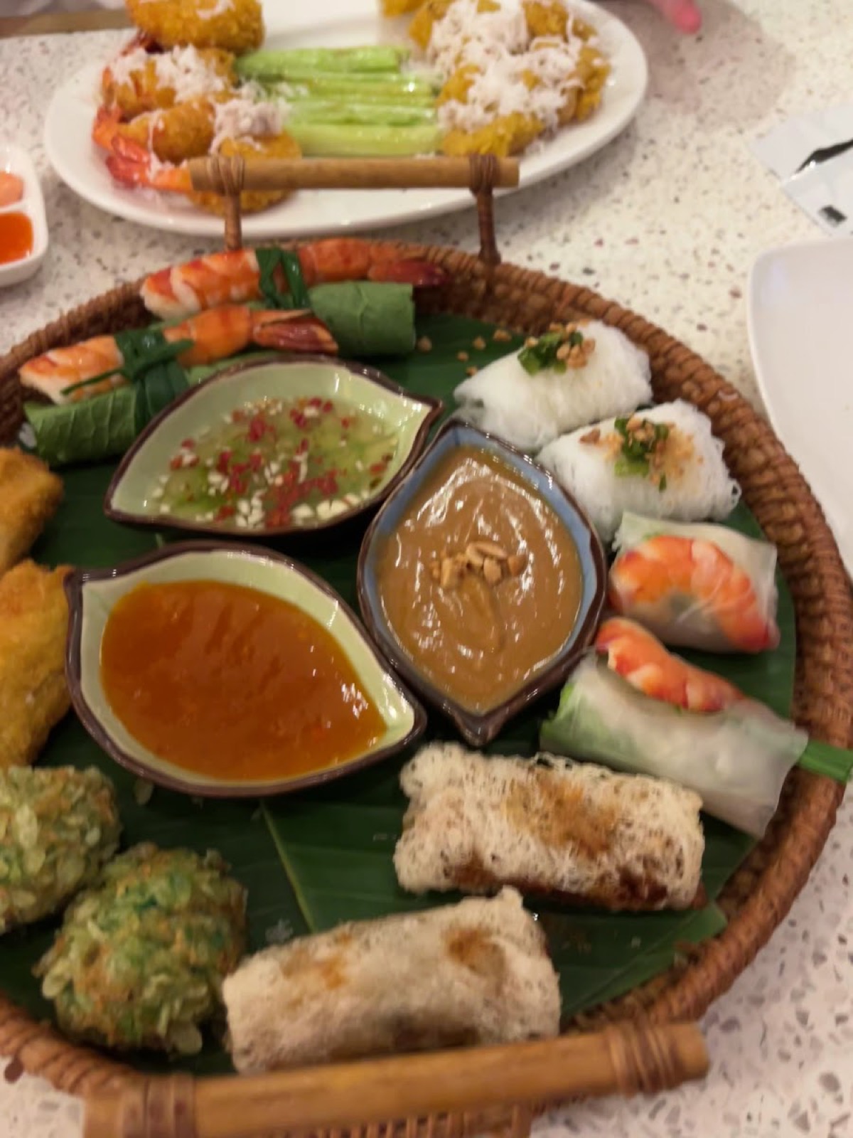 Gỏi cuốn tôm thịt